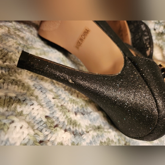 Glittery Blackwith lace high heels 7.5 - Picture 6 of 7